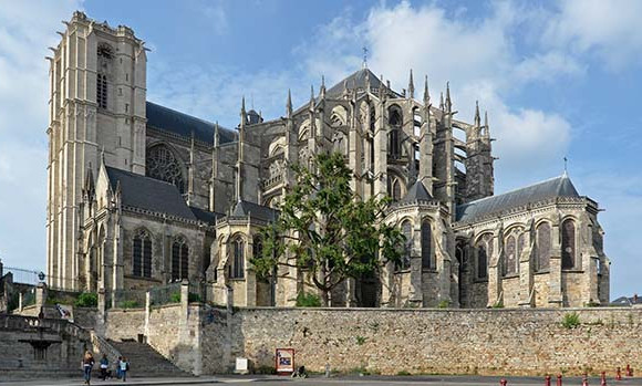 Cathedrale_St_Julien.jpg